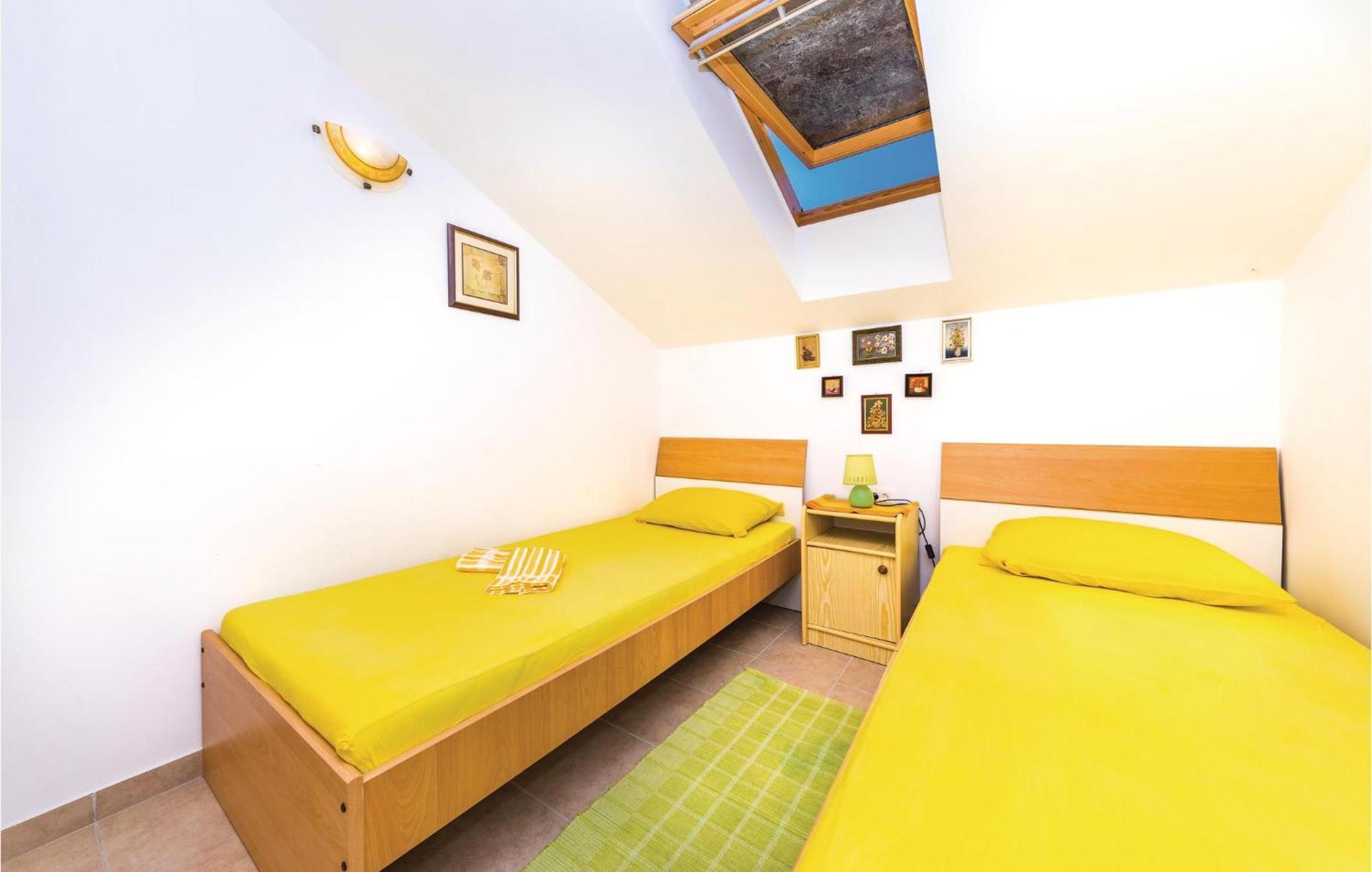 Gorgeous Apartment In Seget Vranjica Exterior foto